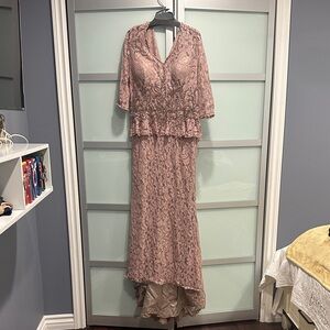 Chic Lace High-Low Dress in Blush